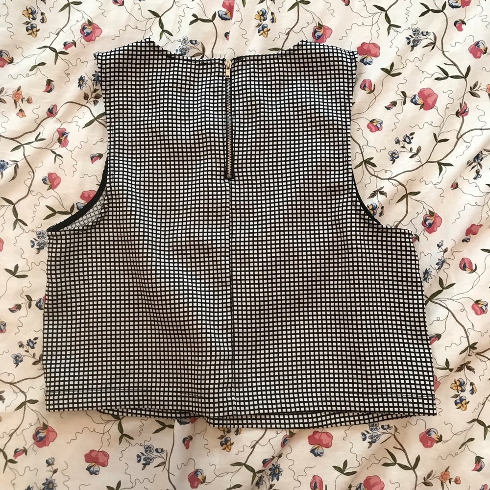 Grid Top - Picture 3 of 4
